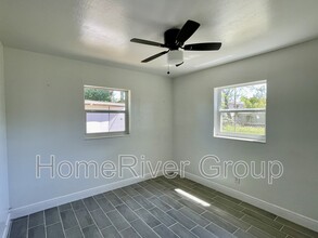 4421 N Clark Ave in Tampa, FL - Building Photo - Building Photo