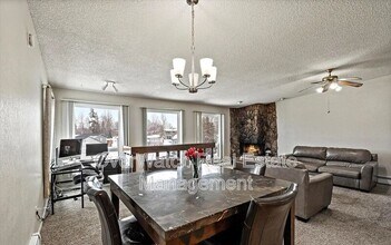9231 Elgin Cir in Anchorage, AK - Building Photo - Building Photo