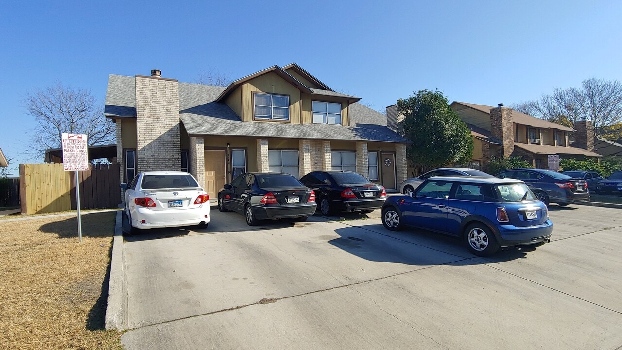 7536 Oak Chase in San Antonio, TX - Building Photo
