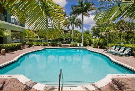 Club Mira Lago Apartments