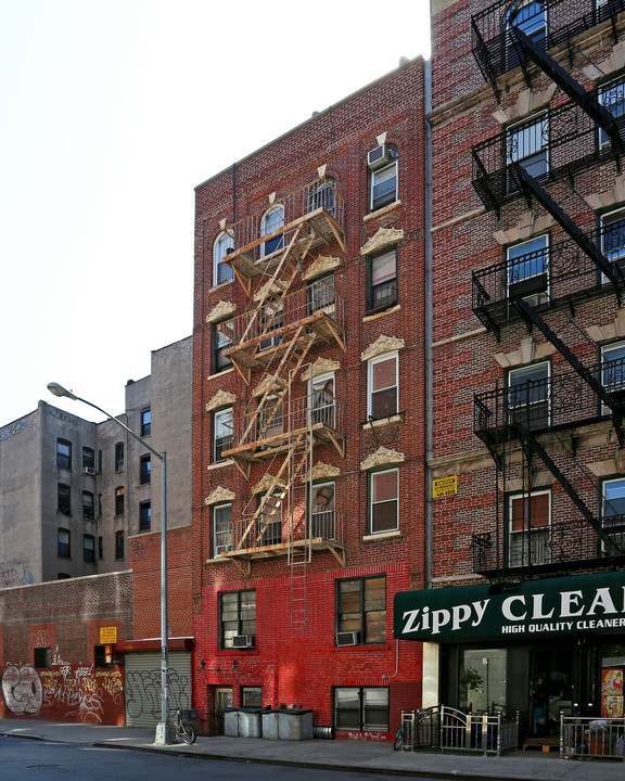 147 Elizabeth St in New York, NY - Foto de edificio