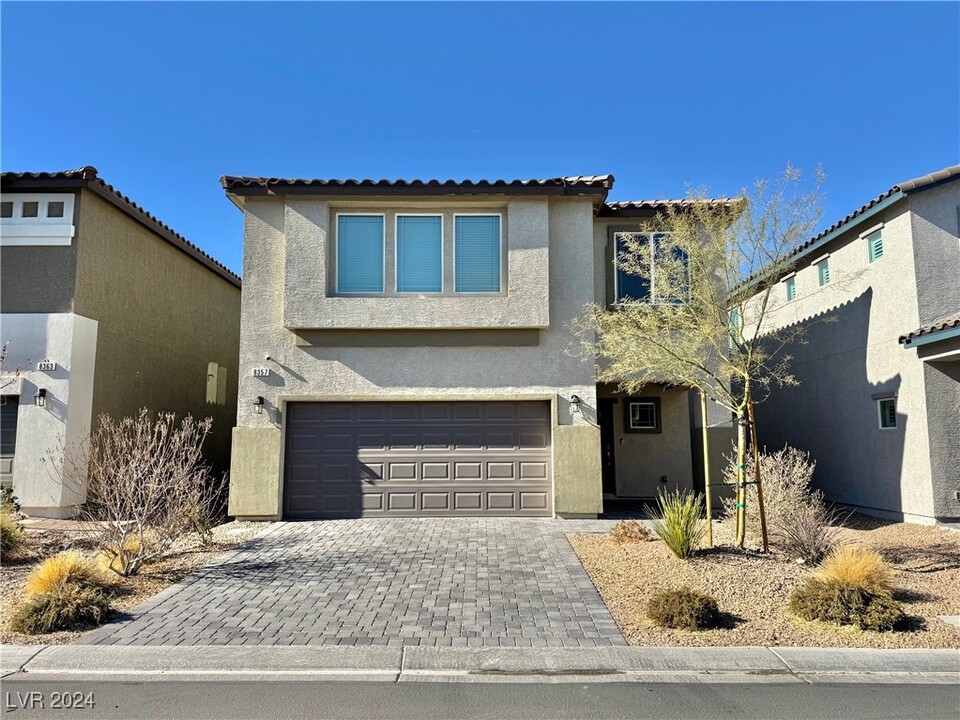 8357 Gold River Ct in Las Vegas, NV - Building Photo