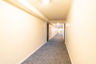 7 Charles St, Unit 1B in Roselle Park, NJ - Building Photo - Building Photo