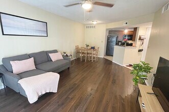 1964 Lake Atriums Cir in Orlando, FL - Building Photo - Building Photo