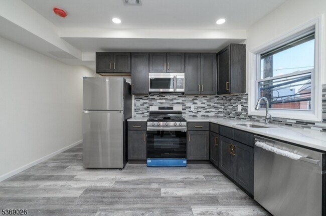 287 Orange St in Newark, NJ - Building Photo - Building Photo