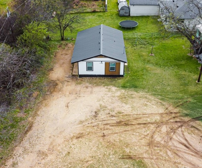 1106 Brewster Ave in Killeen, TX - Building Photo - Building Photo