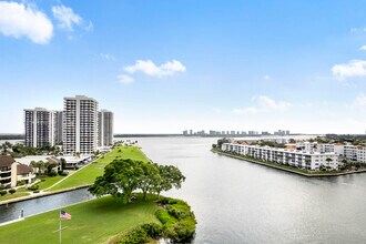 1100 Marine Way W in North Palm Beach, FL - Building Photo - Building Photo