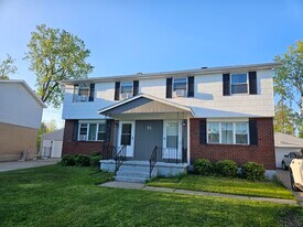 71 Jeffrey Dr, Unit .3 bedroom duplex in Depew, NY - Building Photo