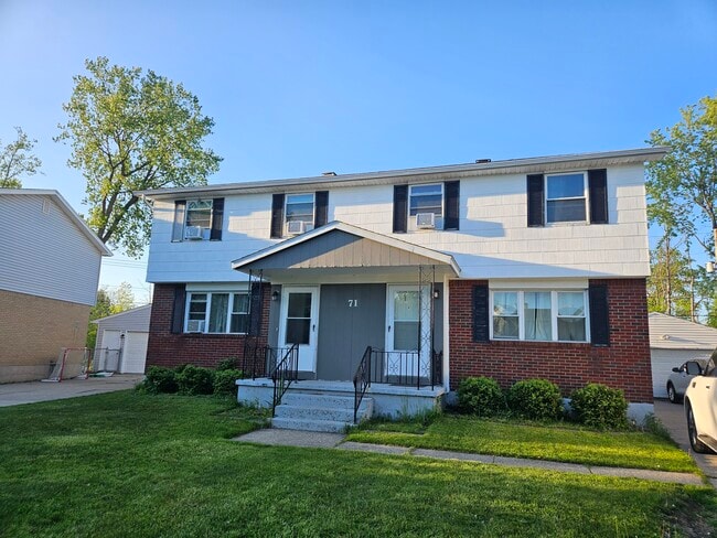 71 Jeffrey Dr, Unit .3 bedroom duplex