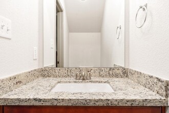 918 Shady Ln in Conroe, TX - Building Photo - Building Photo