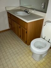 588 NW Buddy Ln in Grants Pass, OR - Building Photo - Building Photo