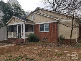 2302 Chesterfield Ave in Charlotte, NC - Building Photo
