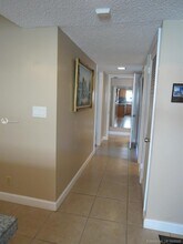2324 S Cypress Bend Dr in Pompano Beach, FL - Building Photo - Building Photo