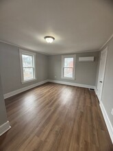 10 Longworth Ave in Middletown, CT - Foto de edificio - Building Photo