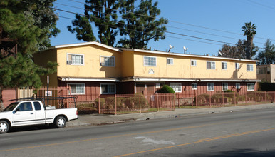 14959 Vanowen St in Van Nuys, CA - Building Photo - Building Photo