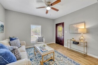 925 S Brighton Ave in Dallas, TX - Building Photo - Building Photo