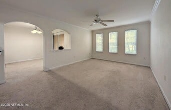 10075 Gate Pkwy N, Unit 1910 in Jacksonville, FL - Building Photo - Building Photo