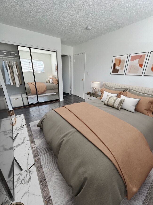 Playa Palms in Los Angeles, CA - Foto de edificio - Building Photo