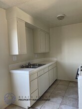 4117 W. Broadway in Hawthorne, CA - Foto de edificio - Building Photo