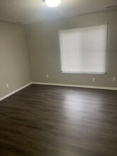 1624 Pleasant View Dr in Des Moines, IA - Building Photo - Building Photo