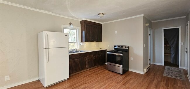 property at 8 Dustin St