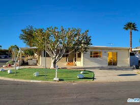 69510 Parkside Dr in Desert Hot Springs, CA - Building Photo
