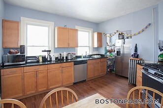 3 Kinnaird St, Unit 3 in Cambridge, MA - Foto de edificio - Building Photo