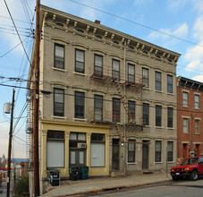 145 Mulberry St in Cincinnati, OH - Building Photo - Building Photo