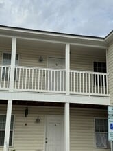 1150 Cross Creek Cir in Greenville, NC - Foto de edificio - Building Photo