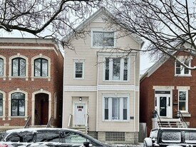 3311 N Hoyne Ave, Unit 4 in Chicago, IL - Building Photo