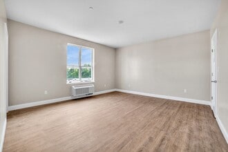 127 Centre St in Brockton, MA - Building Photo - Building Photo