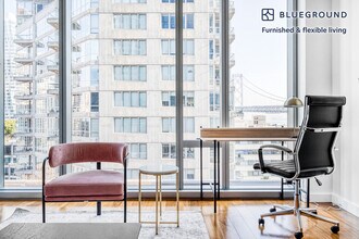 399 Fremont St in San Francisco, CA - Building Photo - Building Photo