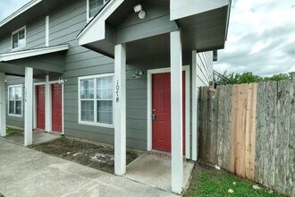 107 Castleberry Ct-Unit -H in Bertram, TX - Building Photo - Building Photo