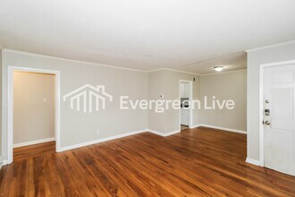 5247 Loch Lomond Rd in Memphis, TN - Building Photo - Building Photo