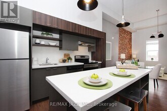 202 King St E in Oshawa, ON - Building Photo - Building Photo