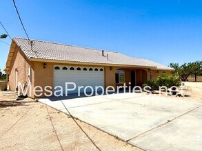15601 Sultana St in Hesperia, CA - Building Photo - Building Photo