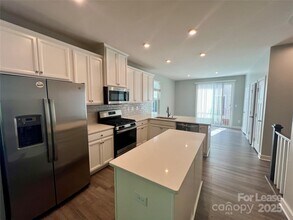 523 Old Mill Rd in Charlotte, NC - Building Photo - Building Photo