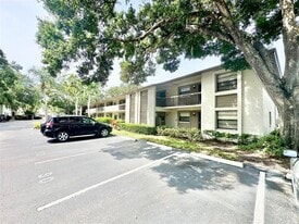 3048 Eastland Blvd in Clearwater, FL - Building Photo