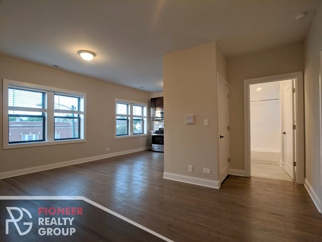 3401 W Fullerton Ave, Unit 3409-3407-3D