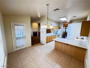 5117 Elm Grove Dr in Las Vegas, NV - Foto de edificio - Building Photo