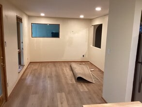 4 Old Bay Rd, Unit 4B in Belchertown, MA - Building Photo - Building Photo