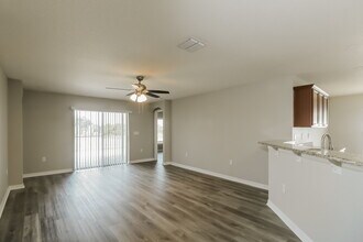 6742 Wirevine Dr in Brooksville, FL - Building Photo - Building Photo