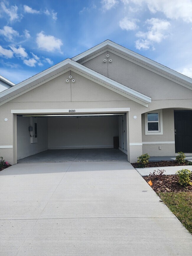 4680 Sand Dollar Wy in Zephyrhills, FL - Building Photo - Building Photo