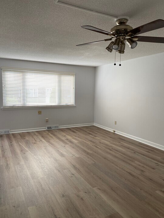 17 Stoneledge Ct in Buffalo, NY - Foto de edificio