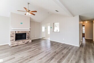 5616 Colebrook Trail in Arlington, TX - Foto de edificio - Building Photo