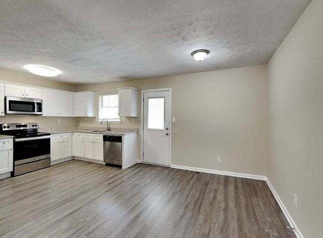 2887 Rockcliff Rd SE in Atlanta, GA - Building Photo - Building Photo