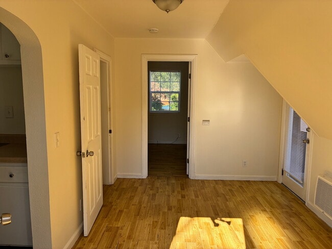 1726 Kenwood St in Sacramento, CA - Building Photo - Building Photo