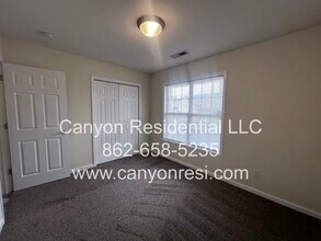 4012 Village Park Ct in Winston-Salem, NC - Building Photo - Building Photo