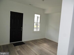 215 Broad St in Swedesboro, NJ - Building Photo - Building Photo