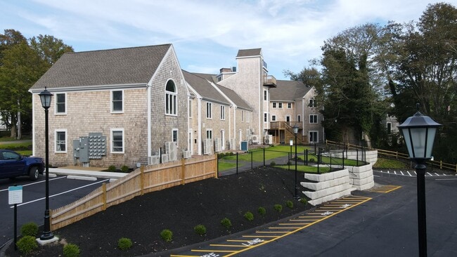 328 Bank St, Unit 1 in Harwich, MA - Building Photo - Building Photo